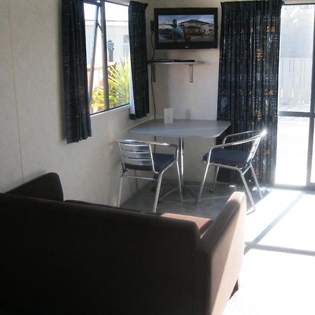 Cosy Corner Holiday Park Маунт Маунгануи Екстериор снимка