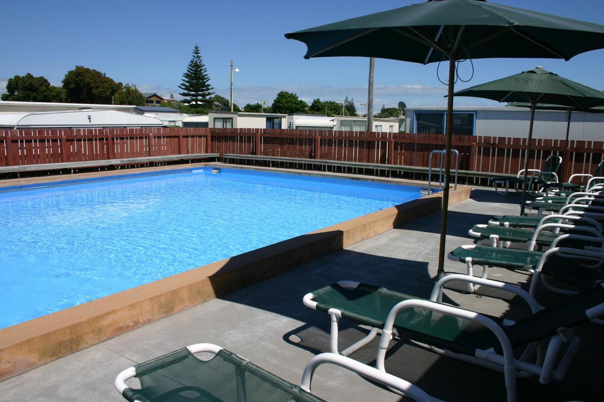 Cosy Corner Holiday Park Маунт Маунгануи Екстериор снимка
